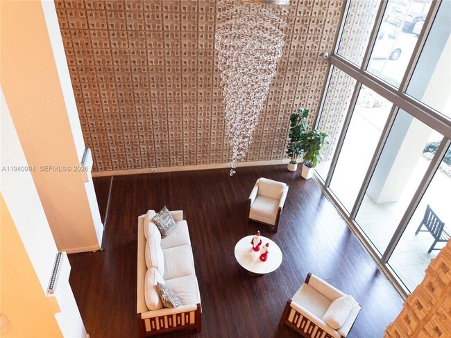 Building Photo - 2899 Collins Ave