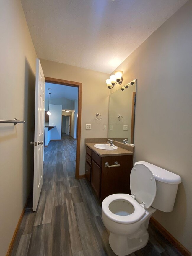 Building Photo - 3 Bedroom Home in Jimtown Schools!