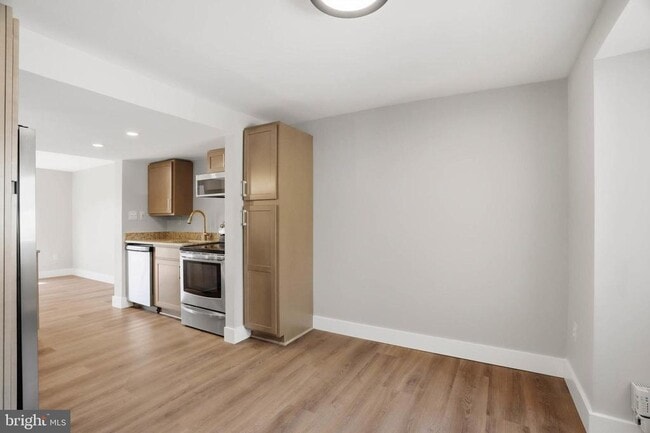 Building Photo - 9419 Merryrest Rd