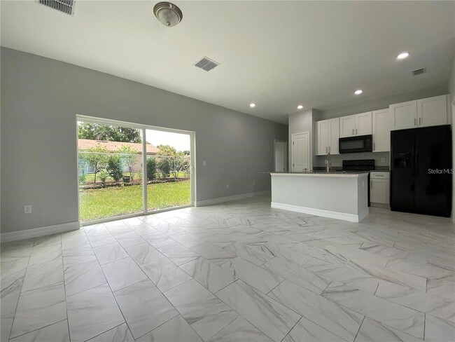 Building Photo - 853 Trina Ln