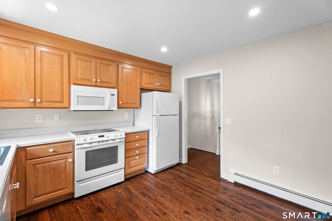 Building Photo - 831 Nut Plains Rd