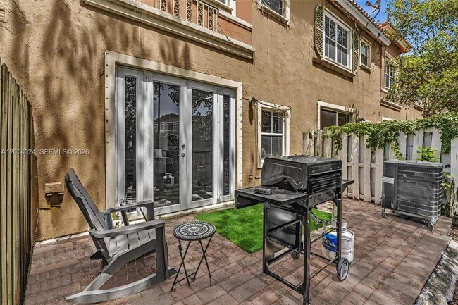 Building Photo - 4978 White Mangrove Way E