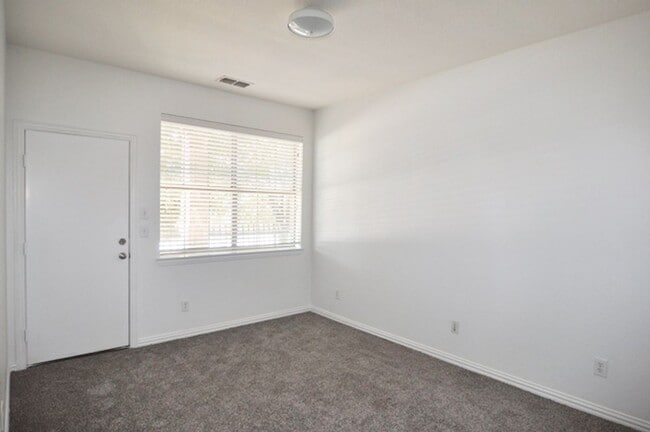 Building Photo - 1510 Biltmore Ln