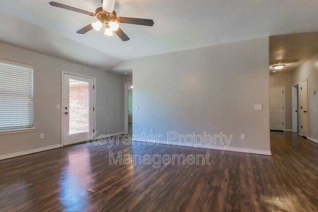 Building Photo - 8037 Waters Edge Way