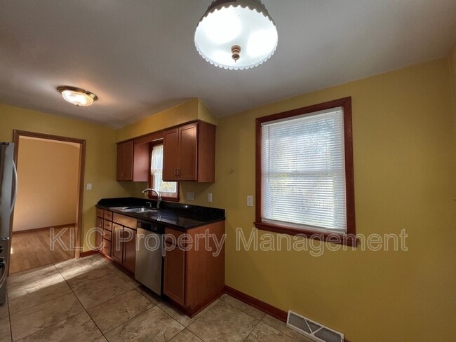 Building Photo - 3307 Gleaves Ct