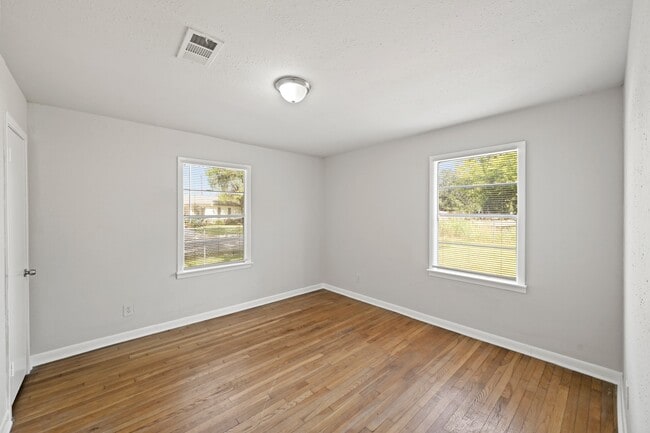 Building Photo - 1201 Orrel Dr