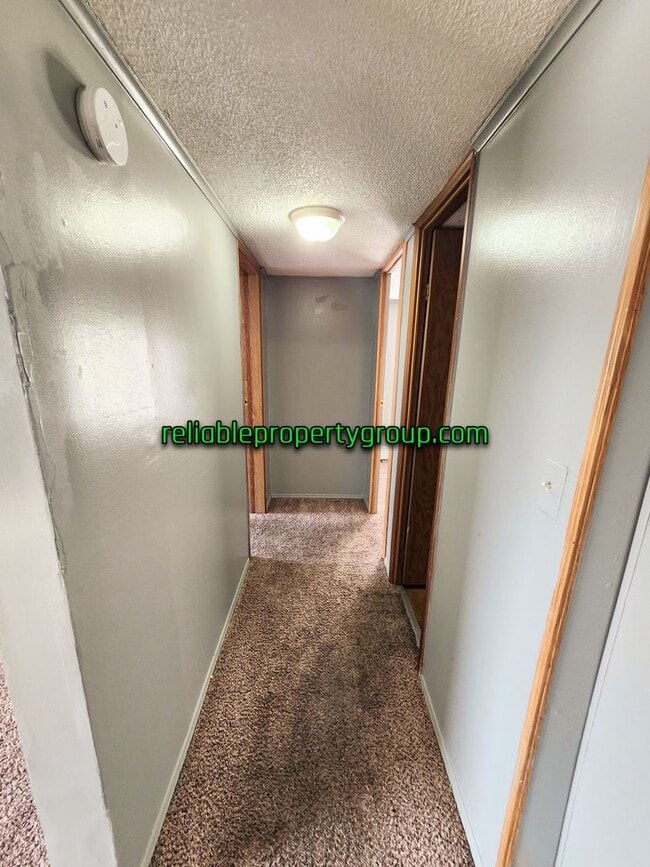 Building Photo - New Listing in Fort Wayne