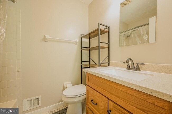 Building Photo - 12510 Basswood Dr