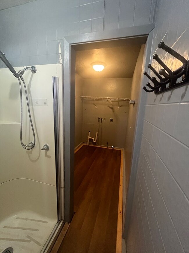 Building Photo - bed 1.5 Bath in Ward