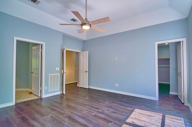 Building Photo - Mission Ridge beauty-4 bedroom 3 1/2 bath-...