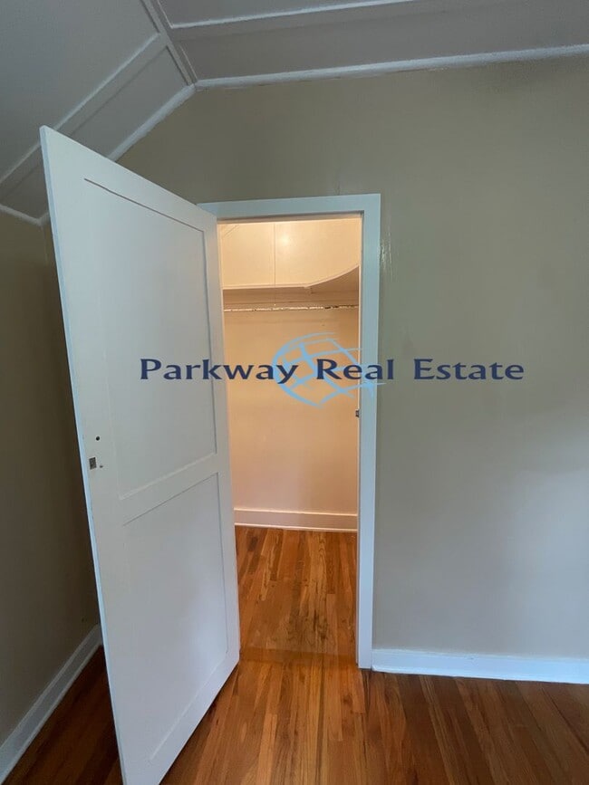 Building Photo - Charming 3 Bedroom House in East Alpine