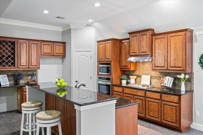 Building Photo - 385 Wild Rose Dr