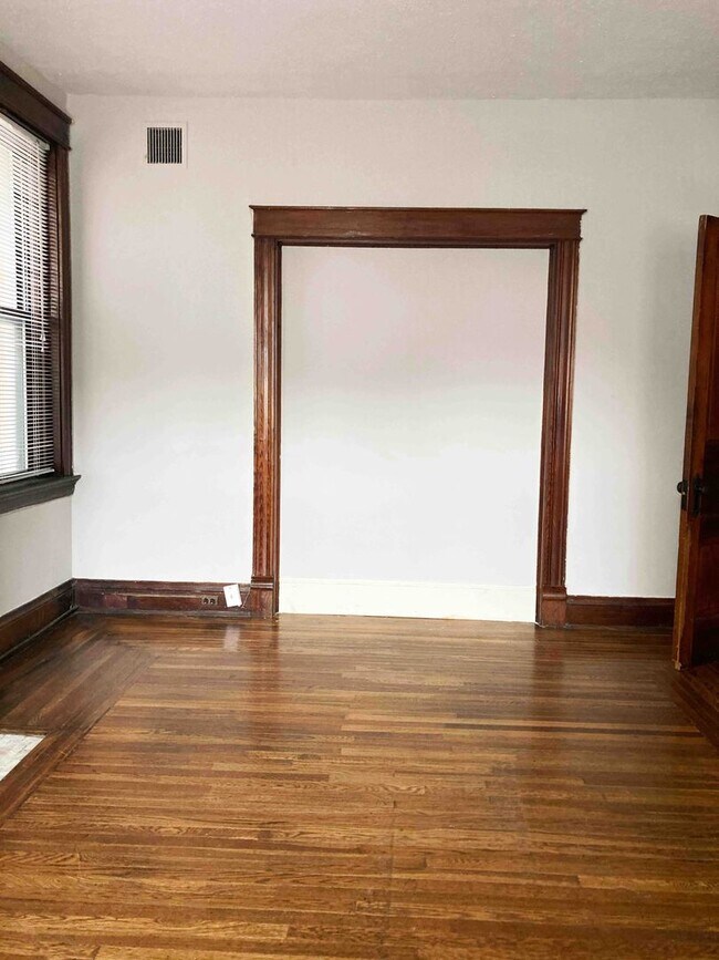 Building Photo - 3241 Jefferson Ave