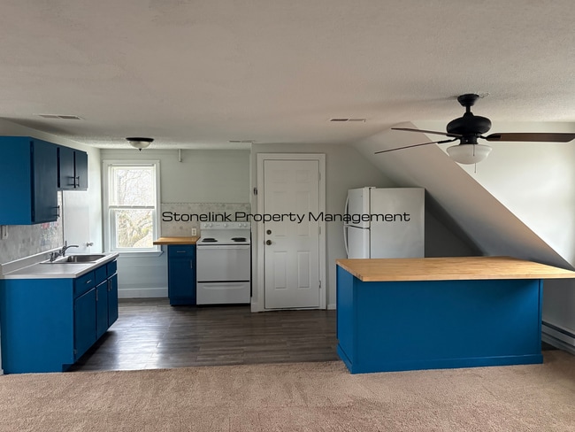 Primary Photo - 37 Godfrey St