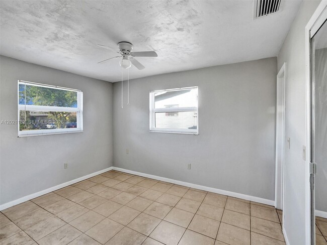 Building Photo - 8550 NW 27th Pl