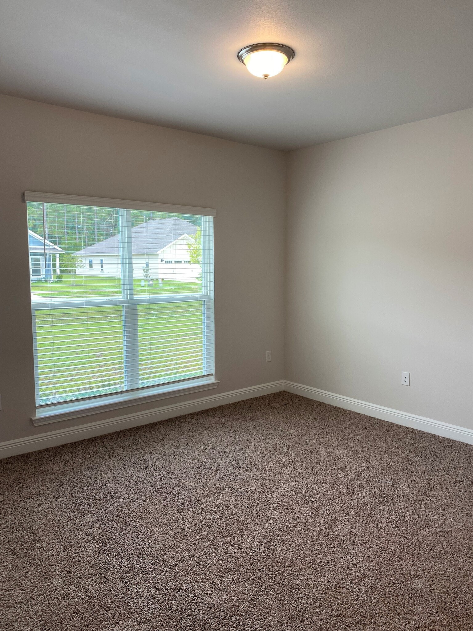 Building Photo - 104 London Cir