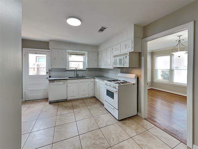 Building Photo - 4919 Birchman Ave