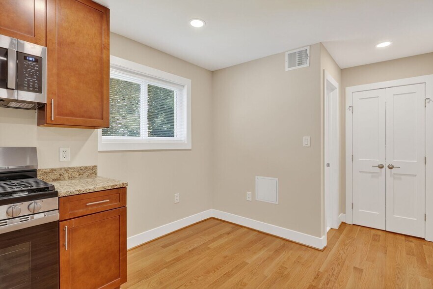 Building Photo - 4438 B St SE