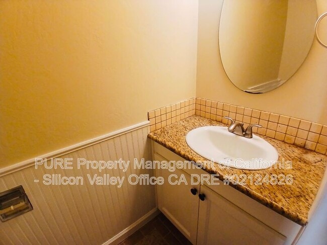 Building Photo - 5485 Soquel Dr