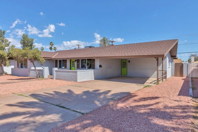 Building Photo - 6-Bedroom, 3-Bath Tempe Home with Private Pool Near ASU