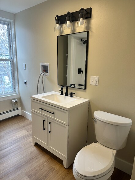 Building Photo - 367 Lake Ave