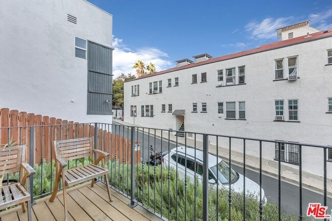 Building Photo - 3206 Larissa Dr