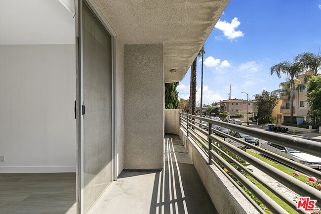 Building Photo - 1616 Brockton Ave