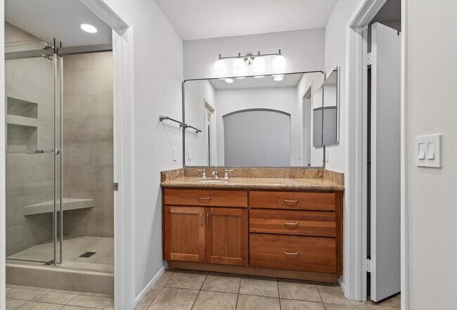 Building Photo - Beautiful Remodeled 2-Bedroom Single-Story Condo