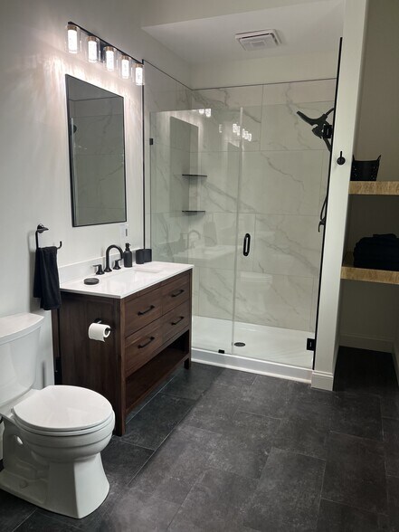 Building Photo - 425 Prospect Ave