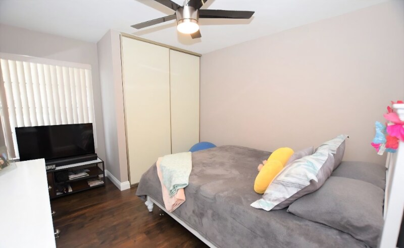 Building Photo - 1279 Calle Bonita