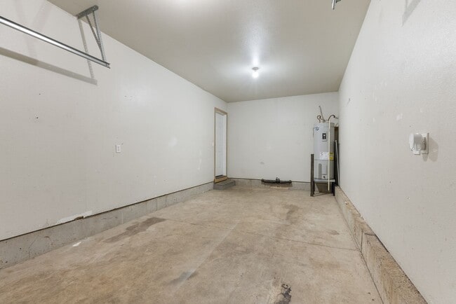 Building Photo - Beautiful 4bed/2.5bath