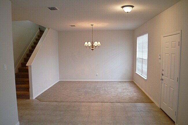 Building Photo - Spacious 2 Story Home in Weatherford Texas