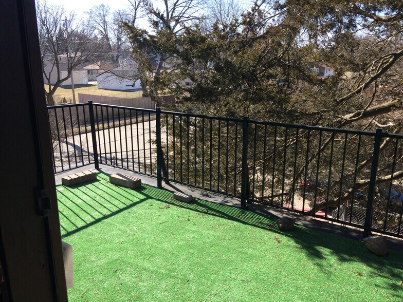 Porch - 1041 S 96th St