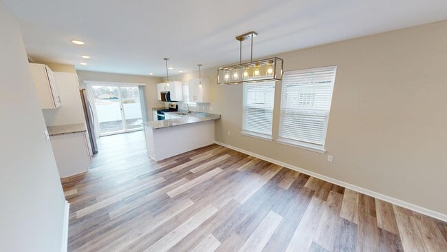 Building Photo - 513 St George St