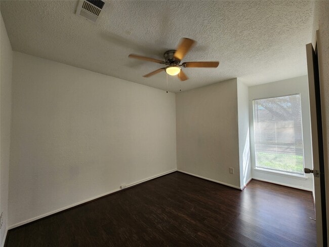 Building Photo - 2446 Autumn Springs Ln