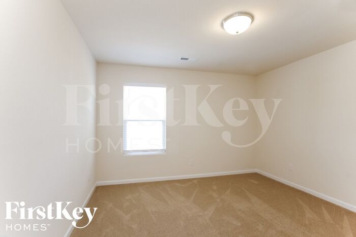 Building Photo - 9537 Weikert Rd