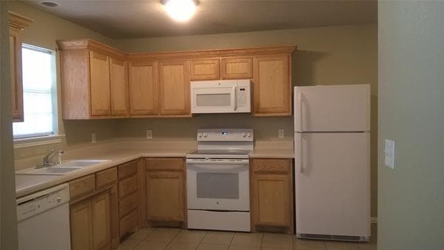 Building Photo - 1305 Edison St