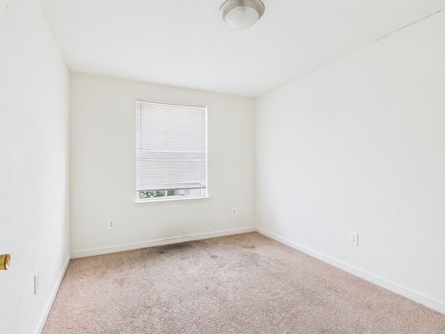 Building Photo - 3516 E Richmond Rd