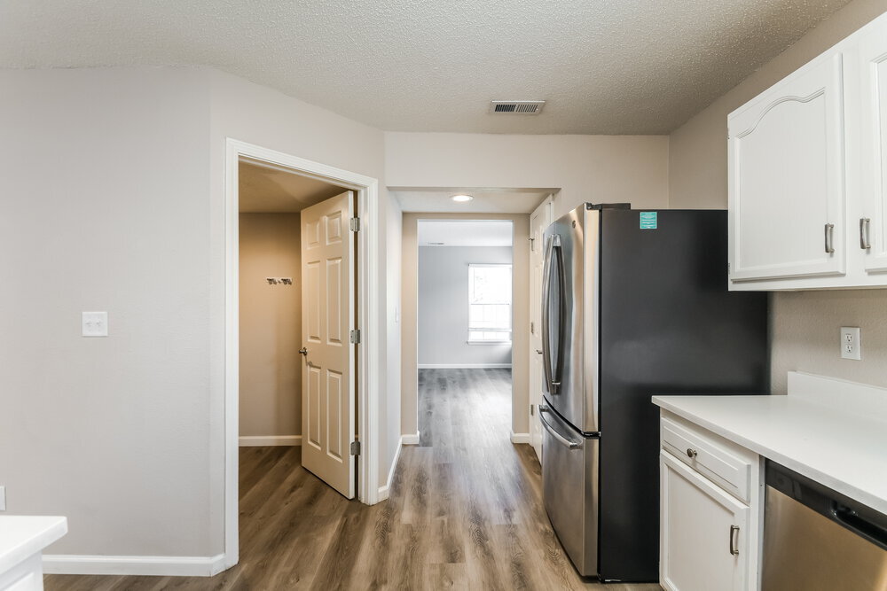 Building Photo - 10343 Kensil St