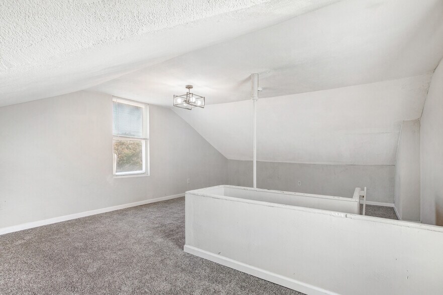 Building Photo - 2857 S 18th St