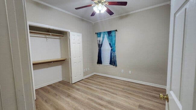 Building Photo - 4/2 in MIDWAY ISD