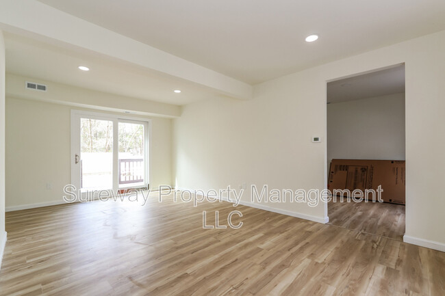 Building Photo - 37 Berkshire Rd