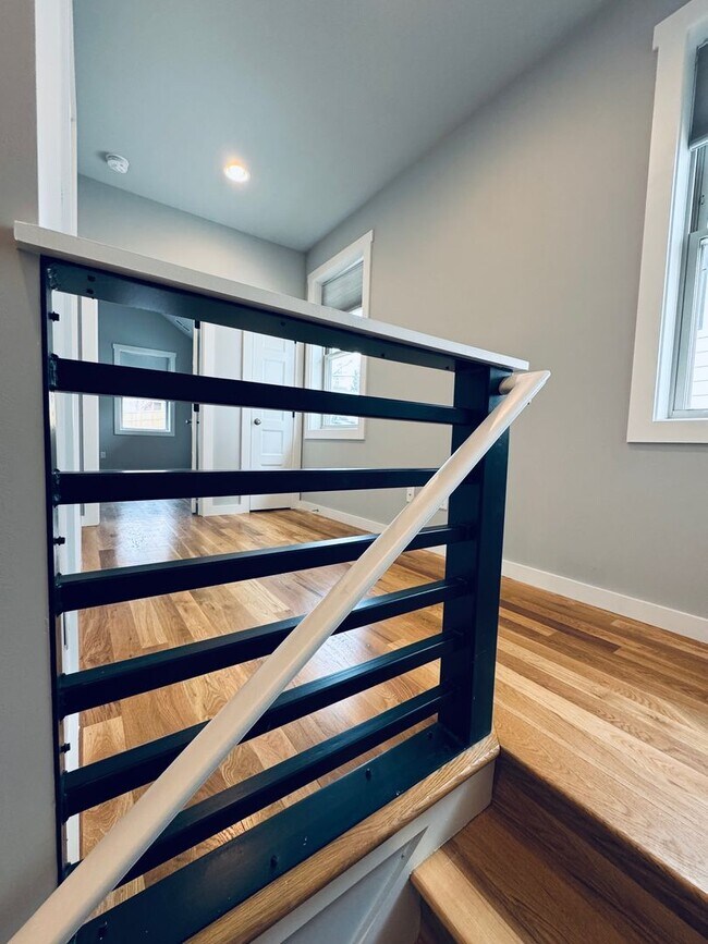 Building Photo - West AVL - Spacious, Beautiful Modern Home