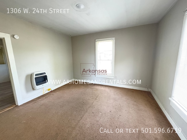 Building Photo - 1306 W 24th St
