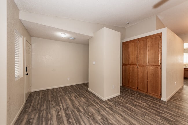 Building Photo - 2866 S 30th Dr