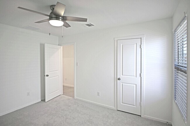 Building Photo - 7363 Orange Sapphire