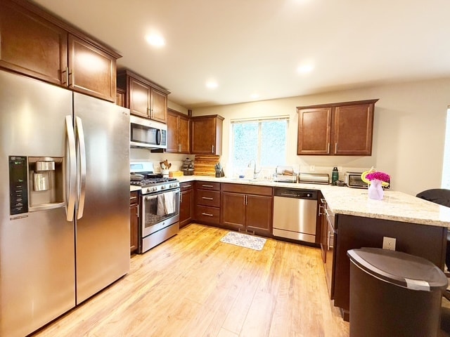 Building Photo - 298 NE Tronson Cir