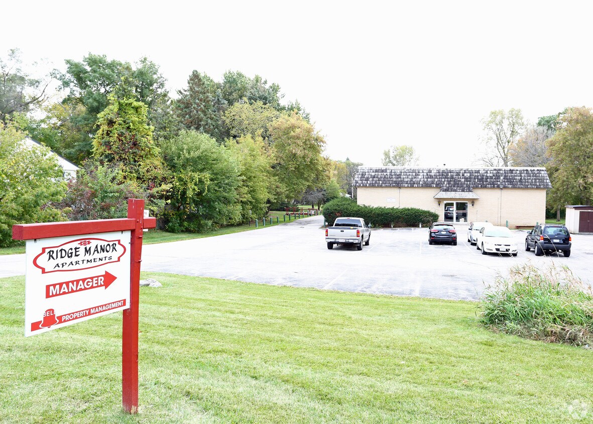 Ridge Manor Apartments Hales Corners Wi Apartment Finder