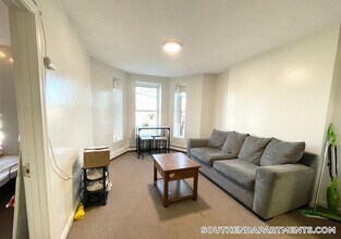 Building Photo - 90 Hammond St