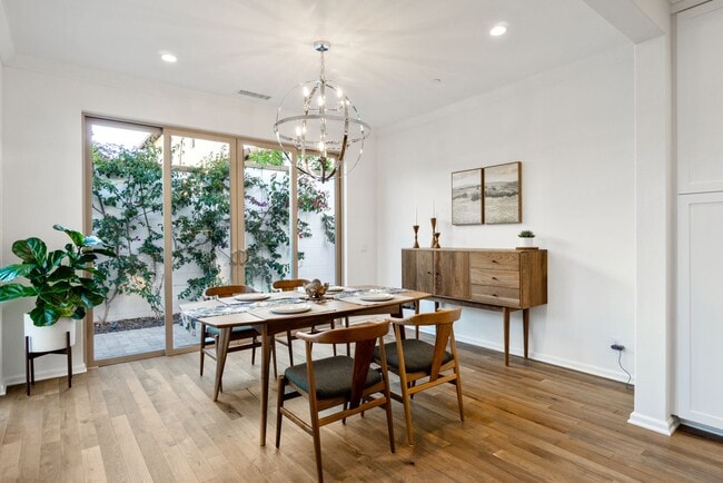 Building Photo - Thoughtfully Renovated 3 Bed, 2.5 Bath Sin...